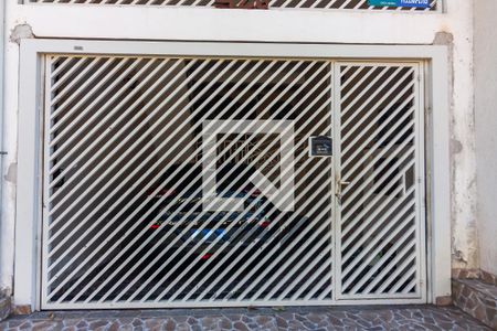 Casa à venda com 152m², 3 quartos e 1 vaga Casa à venda com 152m², 3 quartos e 1 vagaFachada