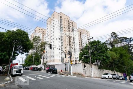 Apartamento para alugar com 60m², 2 quartos e 1 vaga Apartamento para alugar com 60m², 2 quartos e 1 vagaFachada