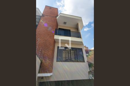 Casa à venda com 200m², 3 quartos e 3 vagasFachada