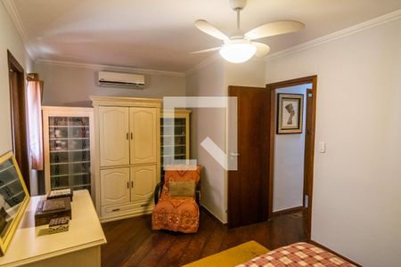 Casa à venda com 200m², 3 quartos e 3 vagasSuíte