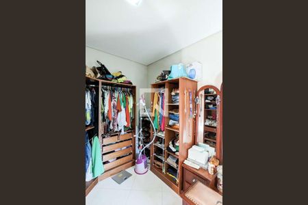 Casa à venda com 350m², 4 quartos e 2 vagasCloset da suíte 3