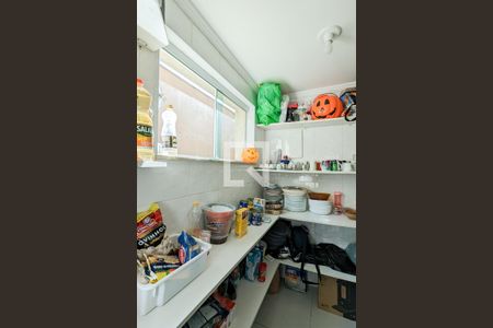 Casa à venda com 350m², 4 quartos e 2 vagasDespensa