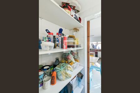 Casa à venda com 350m², 4 quartos e 2 vagasDespensa