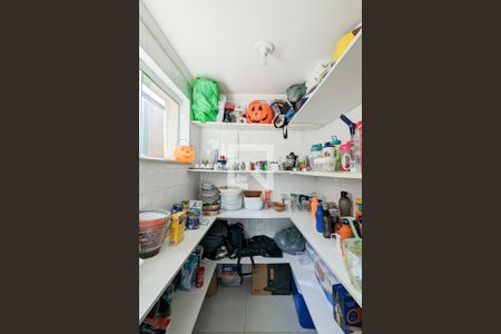 Casa à venda com 350m², 4 quartos e 2 vagasDespensa