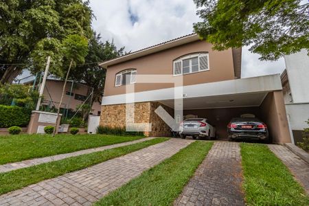 Casa de condomínio à venda com 360m², 4 quartos e 6 vagasFachada