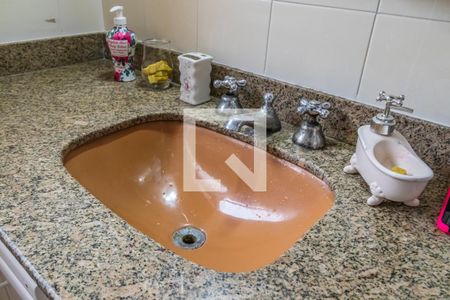 Casa de condomínio à venda com 360m², 4 quartos e 6 vagasDetalhe do Banheiro da Suíte 1