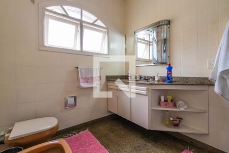 Casa de condomínio à venda com 360m², 4 quartos e 6 vagasBanheiro da Suíte 1