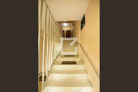 Apartamento para alugar com 50m², 2 quartos e 1 vagaEscada