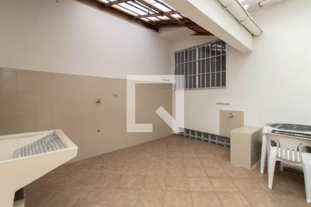 Casa à venda com 96m², 5 quartos e 1 vagaTerraço