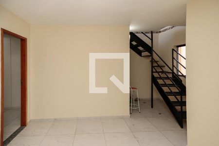 Hall dos quartos de casa para alugar com 2 quartos, 210m² em Todos Os Santos, Rio de Janeiro