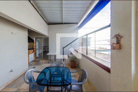 Apartamento à venda com 236m², 3 quartos e 2 vagasChurrasqueira