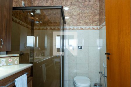 Casa à venda com 460m², 4 quartos e 4 vagas Casa à venda com 460m², 4 quartos e 4 vagasBanheiro da Suíte master
