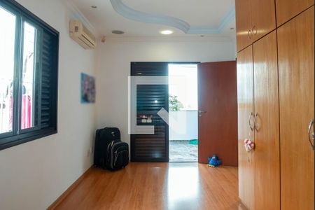 Casa à venda com 460m², 4 quartos e 4 vagas Casa à venda com 460m², 4 quartos e 4 vagasQuarto 2
