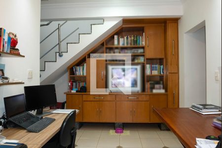 Casa à venda com 460m², 4 quartos e 4 vagas Casa à venda com 460m², 4 quartos e 4 vagasEscritório