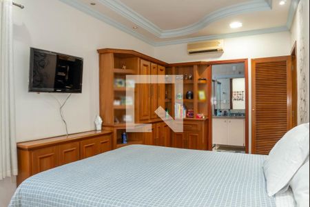 Casa à venda com 460m², 4 quartos e 4 vagas Casa à venda com 460m², 4 quartos e 4 vagasSuíte 1