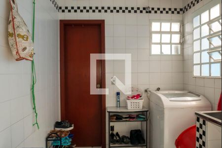 Casa à venda com 460m², 4 quartos e 4 vagas Casa à venda com 460m², 4 quartos e 4 vagasÁrea de Serviço