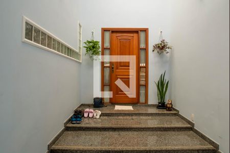 Casa à venda com 460m², 4 quartos e 4 vagas Casa à venda com 460m², 4 quartos e 4 vagasHall de Entrada