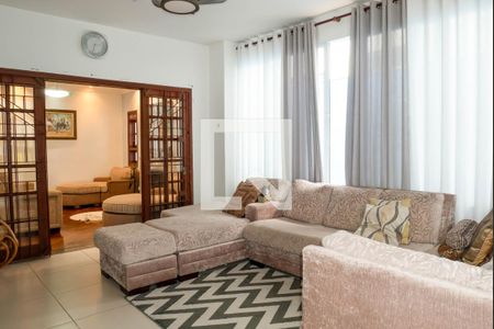 Casa à venda com 460m², 4 quartos e 4 vagas Casa à venda com 460m², 4 quartos e 4 vagasSala área de lazer