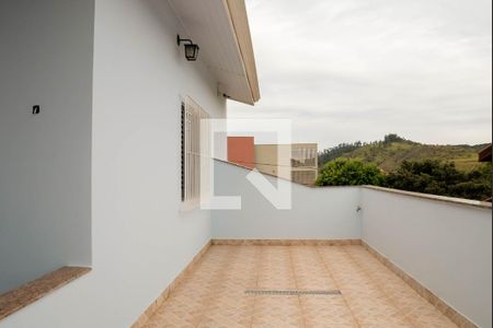 Casa à venda com 460m², 4 quartos e 4 vagas Casa à venda com 460m², 4 quartos e 4 vagasSacada Quarto 2