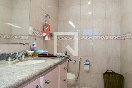 Casa à venda com 460m², 4 quartos e 4 vagas Casa à venda com 460m², 4 quartos e 4 vagasBanheiro da Suíte 1