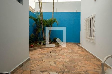 Casa à venda com 460m², 4 quartos e 4 vagas Casa à venda com 460m², 4 quartos e 4 vagasVista área de lazer jardim