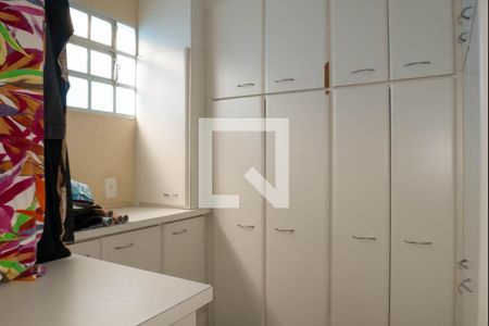 Casa à venda com 460m², 4 quartos e 4 vagas Casa à venda com 460m², 4 quartos e 4 vagasÁrea de Serviço