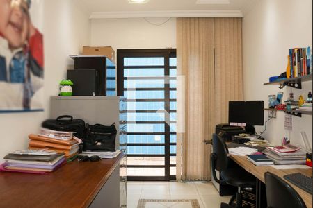 Casa à venda com 460m², 4 quartos e 4 vagas Casa à venda com 460m², 4 quartos e 4 vagasEscritório