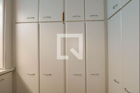 Casa à venda com 460m², 4 quartos e 4 vagas Casa à venda com 460m², 4 quartos e 4 vagasÁrea de Serviço