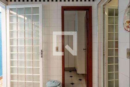 Casa à venda com 460m², 4 quartos e 4 vagas Casa à venda com 460m², 4 quartos e 4 vagasÁrea de Serviço