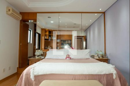 Casa à venda com 460m², 4 quartos e 4 vagas Casa à venda com 460m², 4 quartos e 4 vagasSuíte master