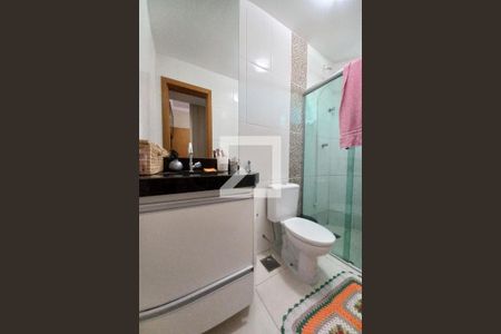 Banheiro da Suíte de casa à venda com 5 quartos, 144m² em Piratininga (venda Nova), Belo Horizonte