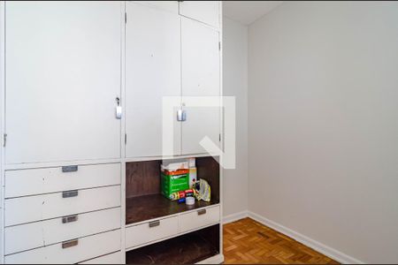 Apartamento à venda com 196m², 3 quartos e 2 vagas Apartamento à venda com 196m², 3 quartos e 2 vagasQuarto de serviço