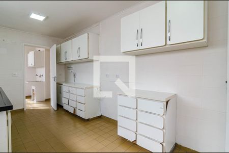 Apartamento à venda com 196m², 3 quartos e 2 vagas Apartamento à venda com 196m², 3 quartos e 2 vagasCozinha