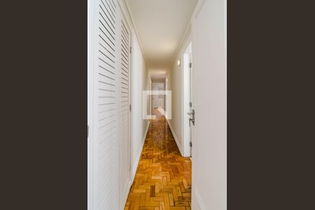 Apartamento à venda com 196m², 3 quartos e 2 vagas Apartamento à venda com 196m², 3 quartos e 2 vagasCorredor