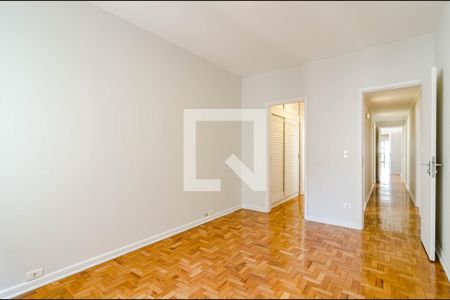 Apartamento à venda com 196m², 3 quartos e 2 vagas Apartamento à venda com 196m², 3 quartos e 2 vagasSuíte