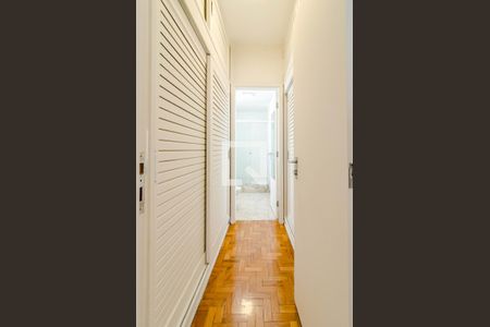 Apartamento à venda com 196m², 3 quartos e 2 vagas Apartamento à venda com 196m², 3 quartos e 2 vagasCloset da suíte