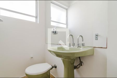 Apartamento à venda com 196m², 3 quartos e 2 vagas Apartamento à venda com 196m², 3 quartos e 2 vagasLavabo