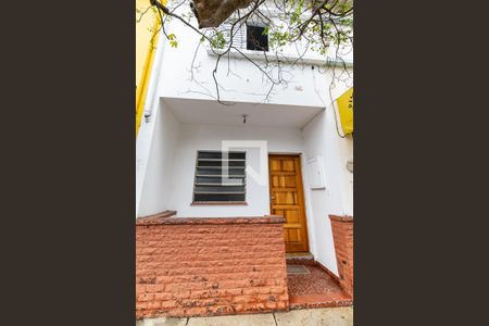 Casa para alugar com 70m², 2 quartos e sem vaga Casa para alugar com 70m², 2 quartos e sem vagaFachada