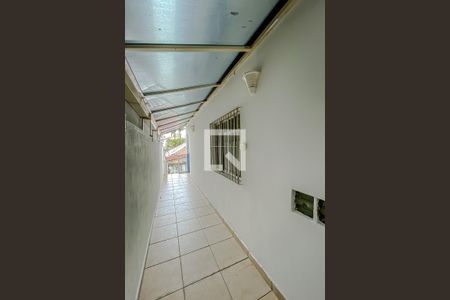 Casa à venda com 200m², 3 quartos e 2 vagasCorredor