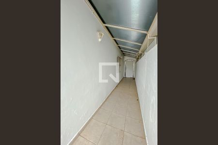 Casa à venda com 200m², 3 quartos e 2 vagasCorredor