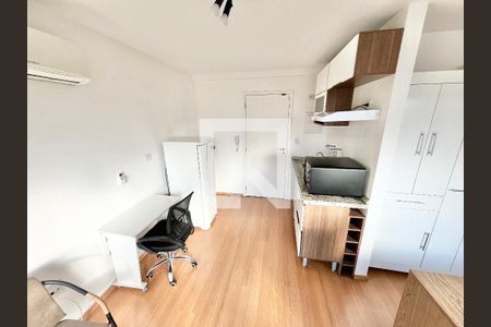 Sala/Quarto/Cozinha de kitnet/studio para alugar com 1 quarto, 26m² em Santana, São Paulo