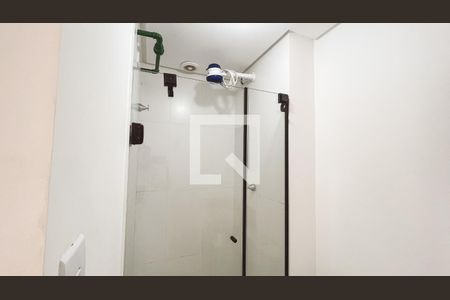 Banheiro de kitnet/studio para alugar com 1 quarto, 26m² em Santana, São Paulo