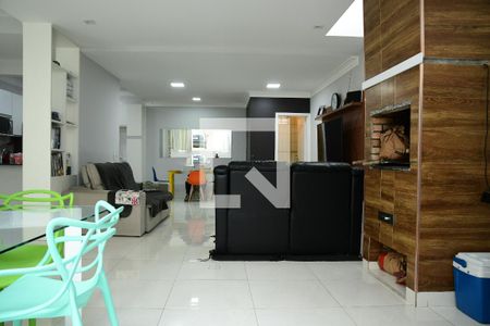 Casa de condomínio para alugar com 250m², 3 quartos e 8 vagas Casa de condomínio para alugar com 250m², 3 quartos e 8 vagasSala