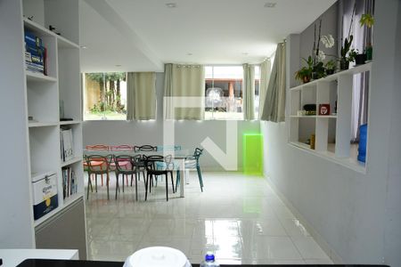 Casa de condomínio para alugar com 250m², 3 quartos e 8 vagas Casa de condomínio para alugar com 250m², 3 quartos e 8 vagasSala