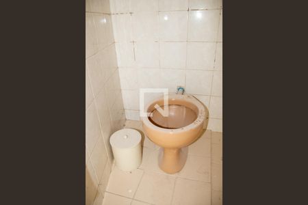 Casa para alugar com 100m², 2 quartos e 2 vagas Casa para alugar com 100m², 2 quartos e 2 vagasBanheiro de Serviço