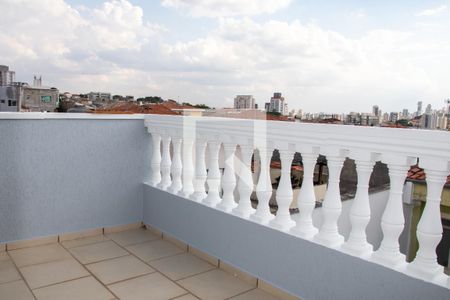 Casa para alugar com 100m², 2 quartos e 2 vagas Casa para alugar com 100m², 2 quartos e 2 vagasVaranda do Quarto 2