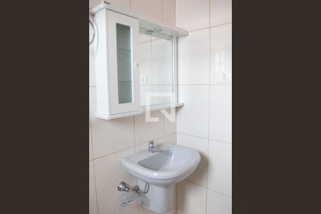 Casa para alugar com 100m², 2 quartos e 2 vagas Casa para alugar com 100m², 2 quartos e 2 vagasBanheiro 1