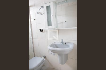 Casa para alugar com 100m², 2 quartos e 2 vagas Casa para alugar com 100m², 2 quartos e 2 vagasBanheiro 1