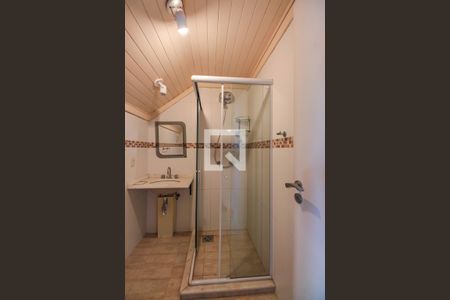 Casa de condomínio à venda com 375m², 5 quartos e 4 vagasBanheiro 