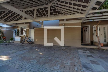 Casa de condomínio à venda com 375m², 5 quartos e 4 vagasFachada da casa 